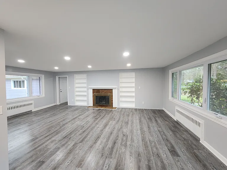 1751 S Main St — Photo 14