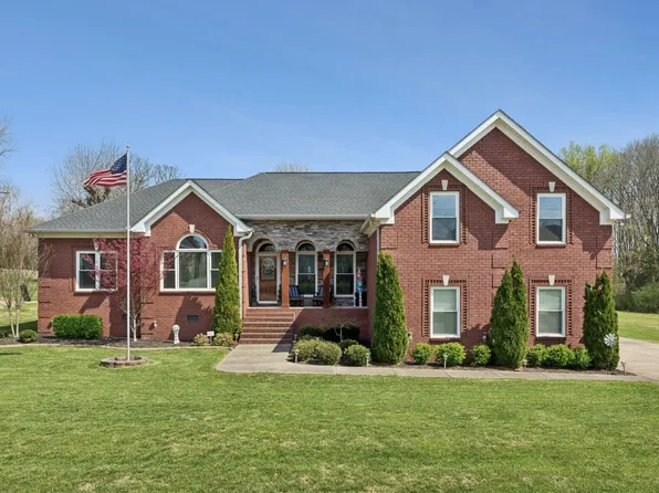 1035 Bending Chestnut Dr, Lebanon, TN 37087