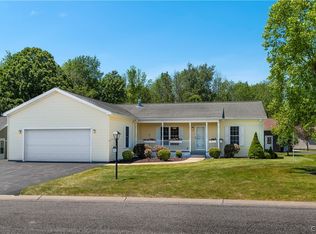 35 Overland Dr, Clinton, NY 13323