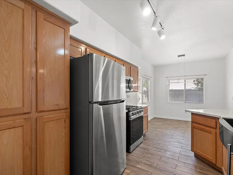 2100 Black Island St #101 — Photo 6
