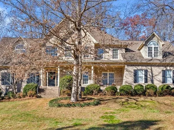 6603 Stonecroft Dr, Oak Ridge, NC 27310