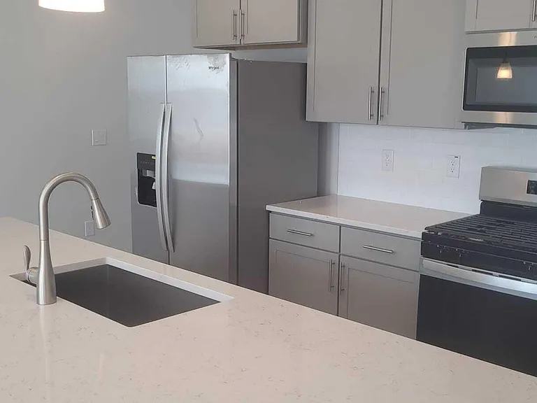 1464 Hasse Ave — Photo 3