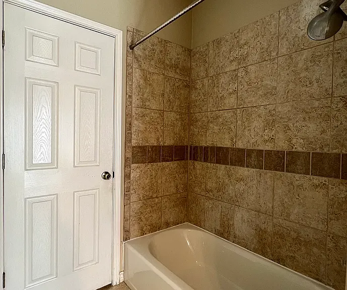 1105 N Cuernavaca Dr #B — Photo 12