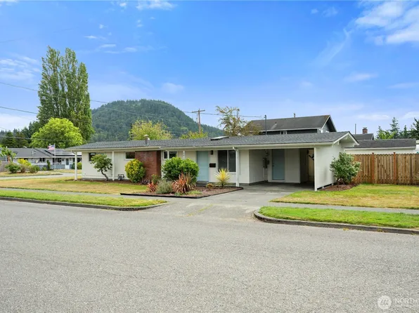 1418 Hillcrest Parkway, Mount Vernon, WA 98274