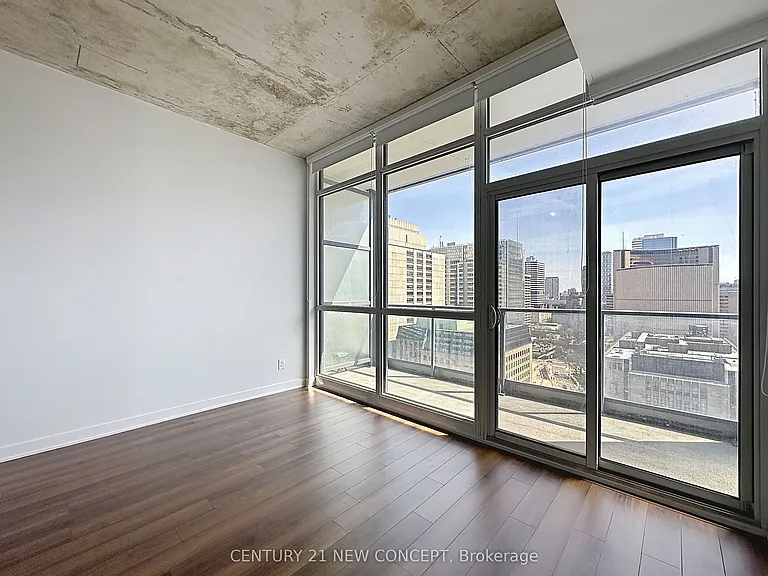 210 Simcoe St #1909 — Photo 15