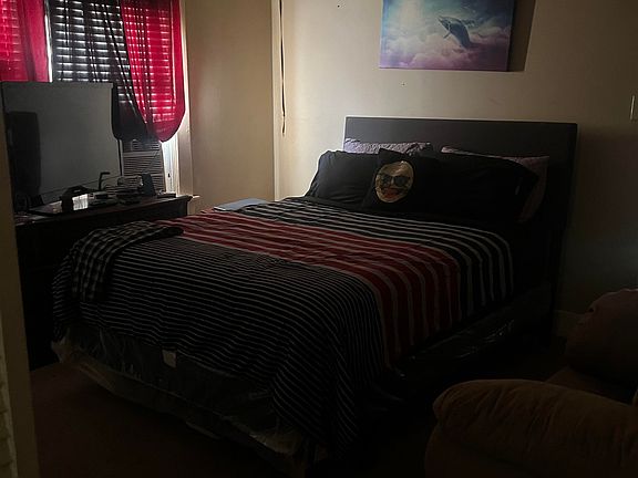 4th image of 1774 Crump Ave #A