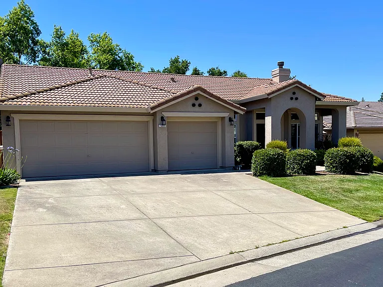 7504 Callaway Dr — Photo 3