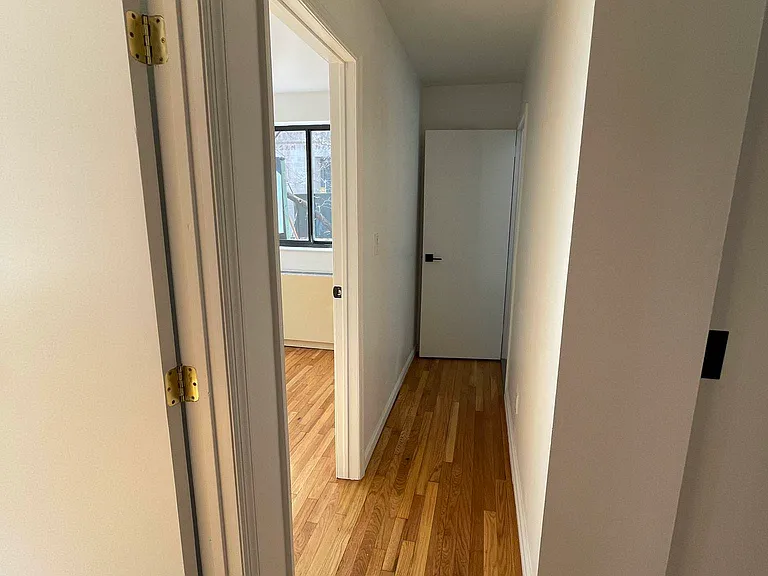 370 W 30th St #2B — Photo 5