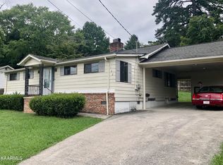 102 Norwood Ln, Oak Ridge, TN 37830