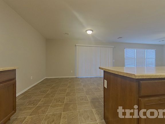 3rd image of 29250 W Weldon Ave