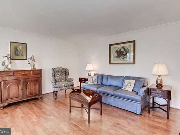 3rd image of 6825 Silver Ann Dr