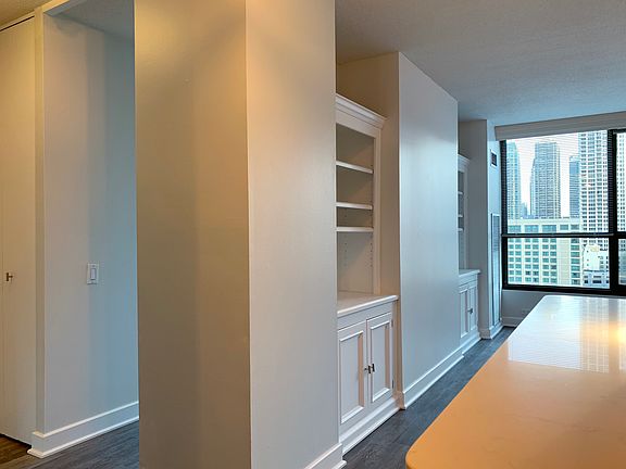 5th image of 405 N Wabash Ave Unit 1715