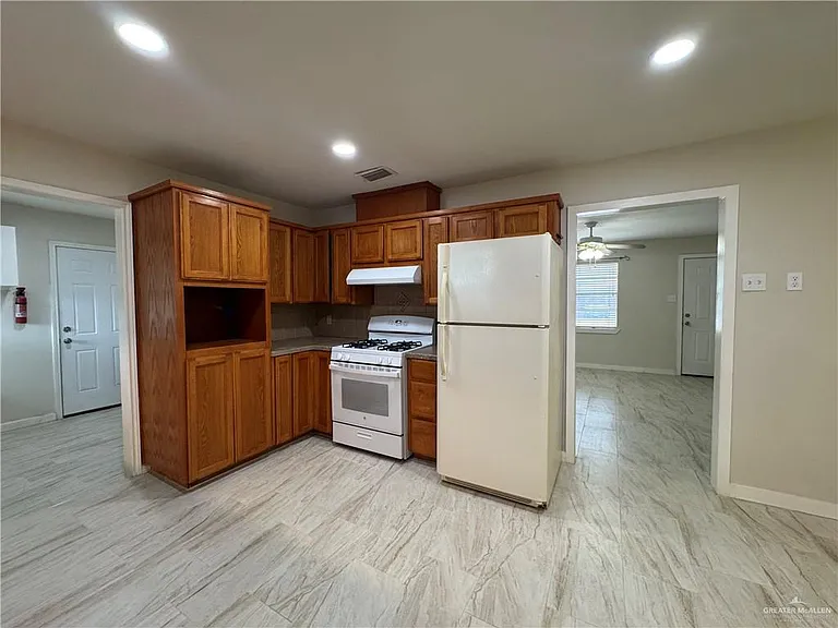 2841 Sycamore Ave — Photo 6