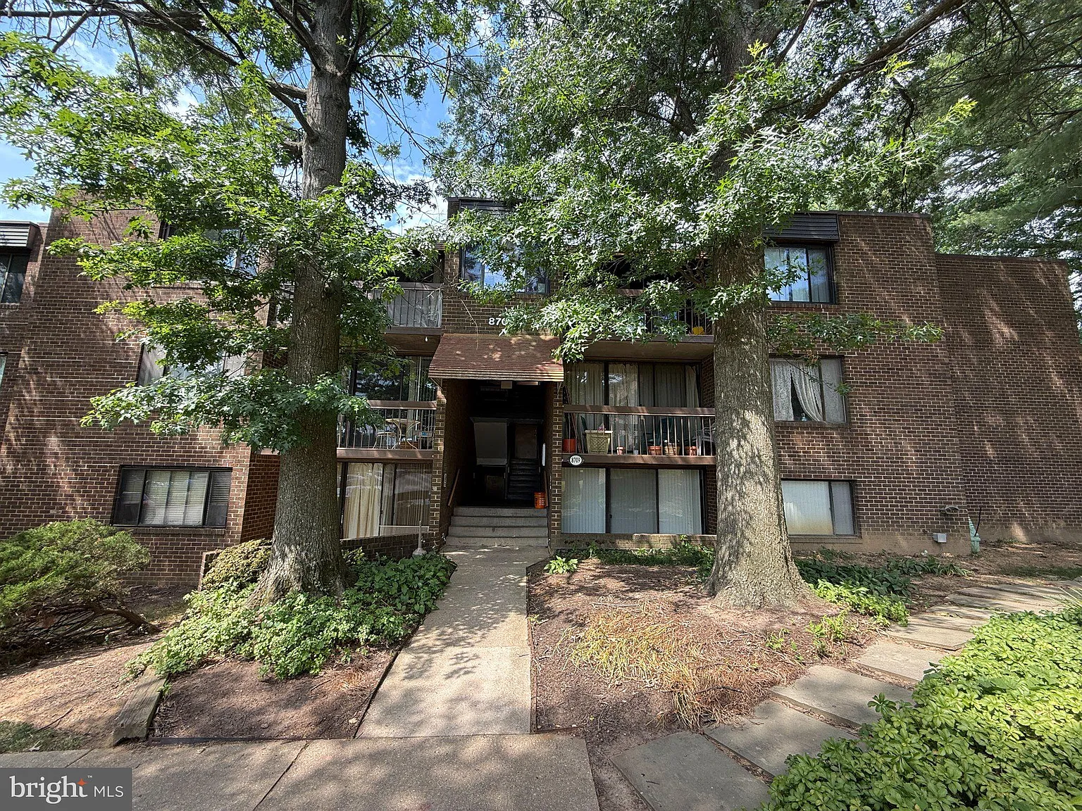 2 bed, 1051 sqft, $1,850 — Photo 2