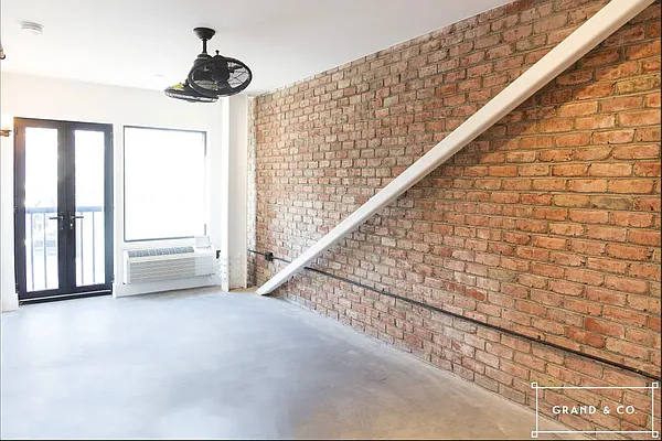 Rented by Grand & Co. | media 12
