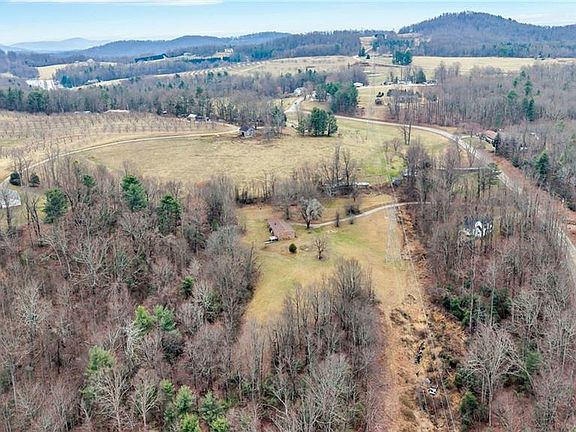 4th image of 286 Pike Rd