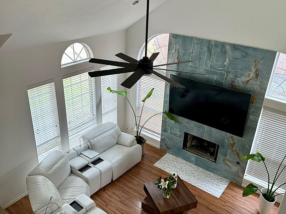 2nd image of 417 Moonlight Way
