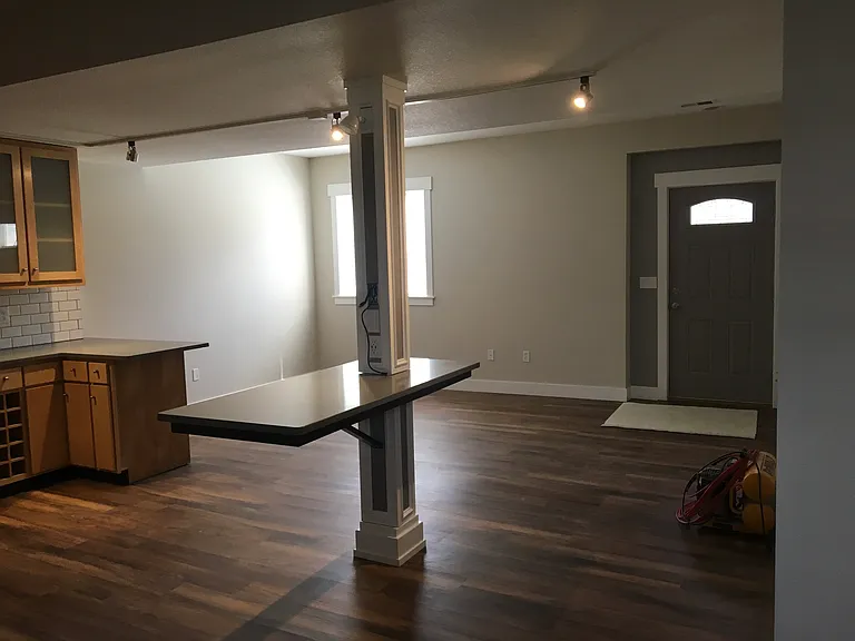 912 Kimbark St — Photo 5