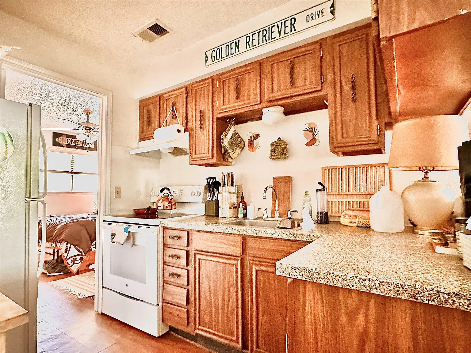 1 bed, 1.0 bath, 450 sqft, $1,250 — Photo 2