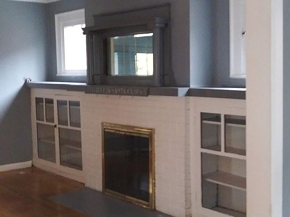 Living Room w/Gas Fireplace