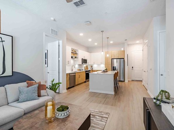 1050 S Ronald Reagan Blvd #162