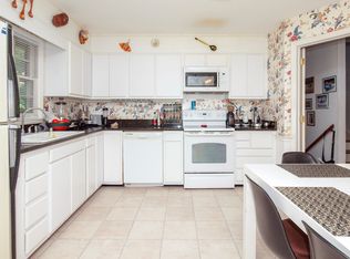 1711 Forest Valley Rd, Greensboro, NC 27410