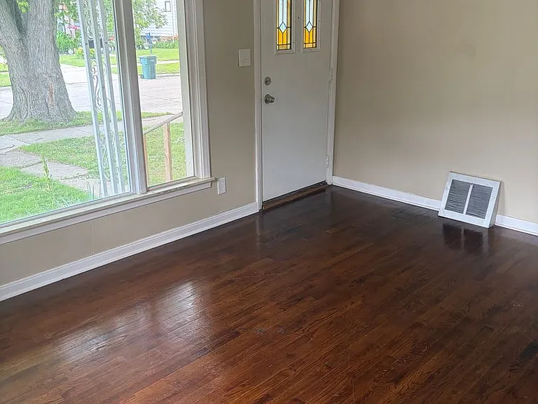 1331 Pingree Ave — Photo 4