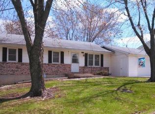 810 Lost Hills Dr, Moberly, MO 65270