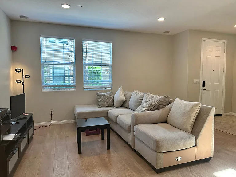 6062 Rosewood Way — Photo 4