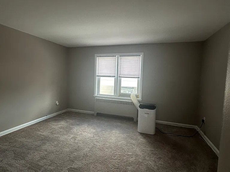 239 E Main St #4 — Photo 11