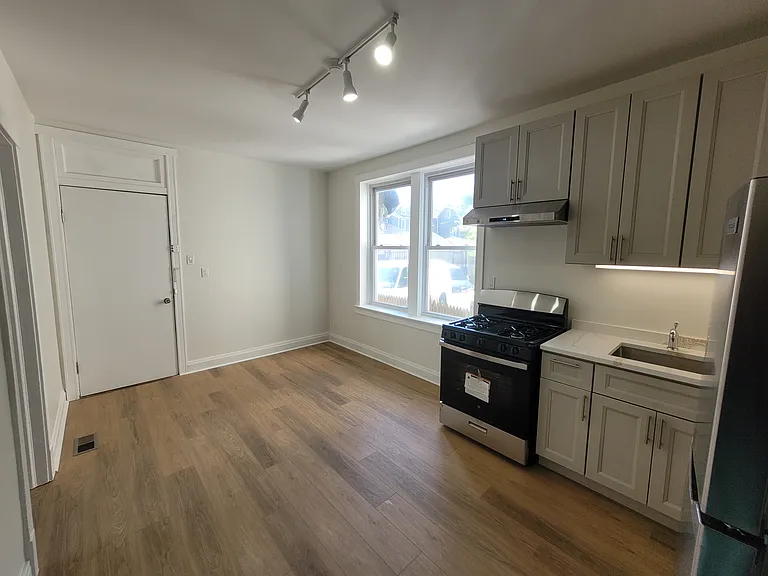 4441 S Wood St #1 — Photo 5