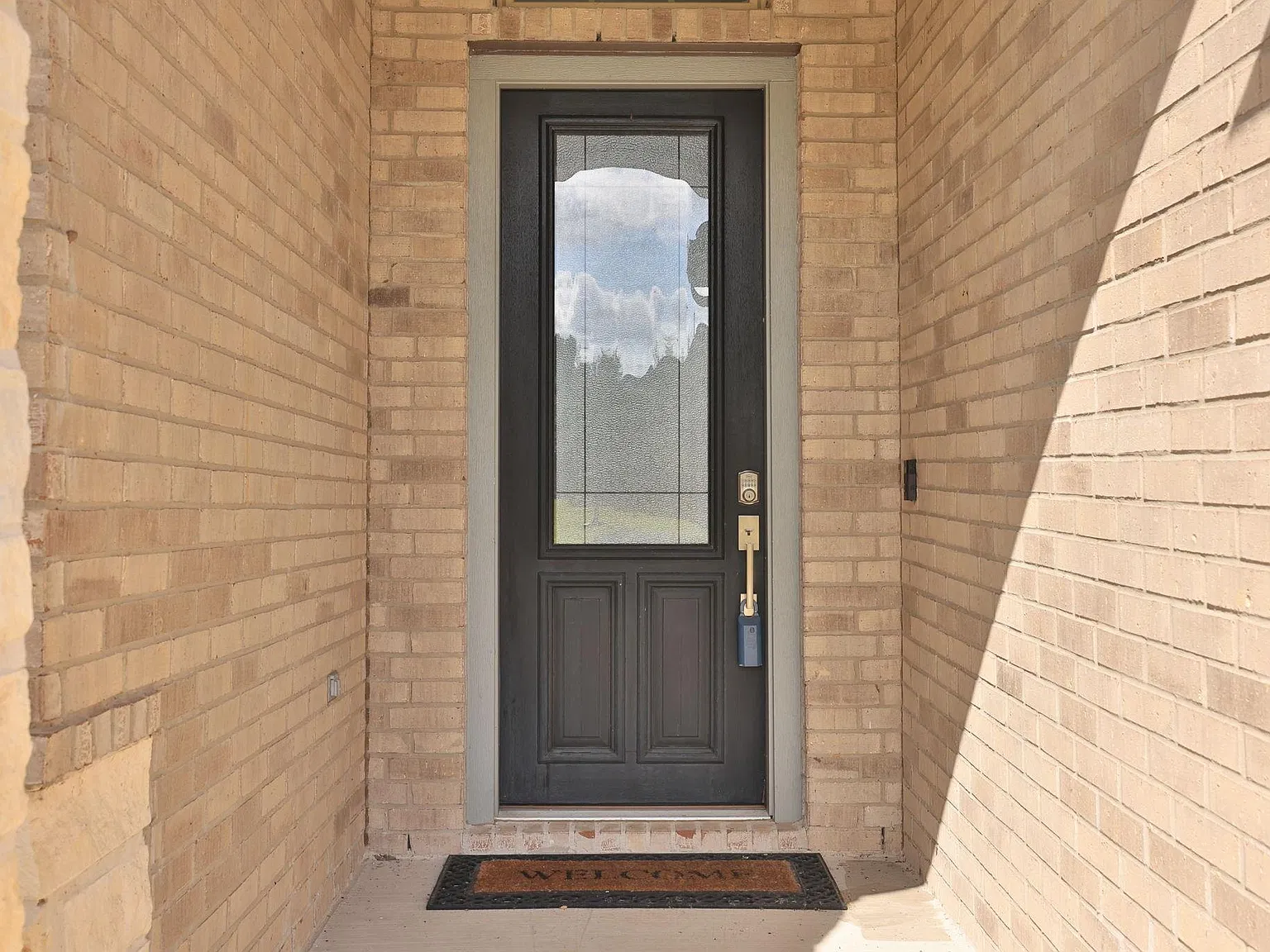 3 bed, 2.0 bath, 2615 sqft, $3,000 — Photo 4
