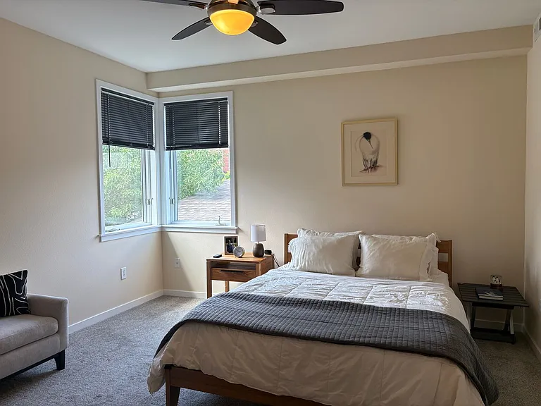 4730 Holiday Dr #201 — Photo 22