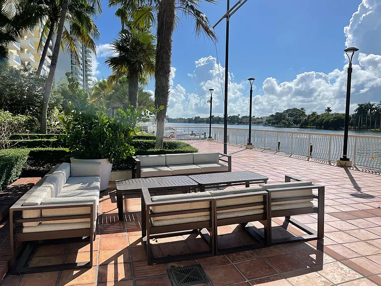 5600 Collins Ave #6D — Photo 40