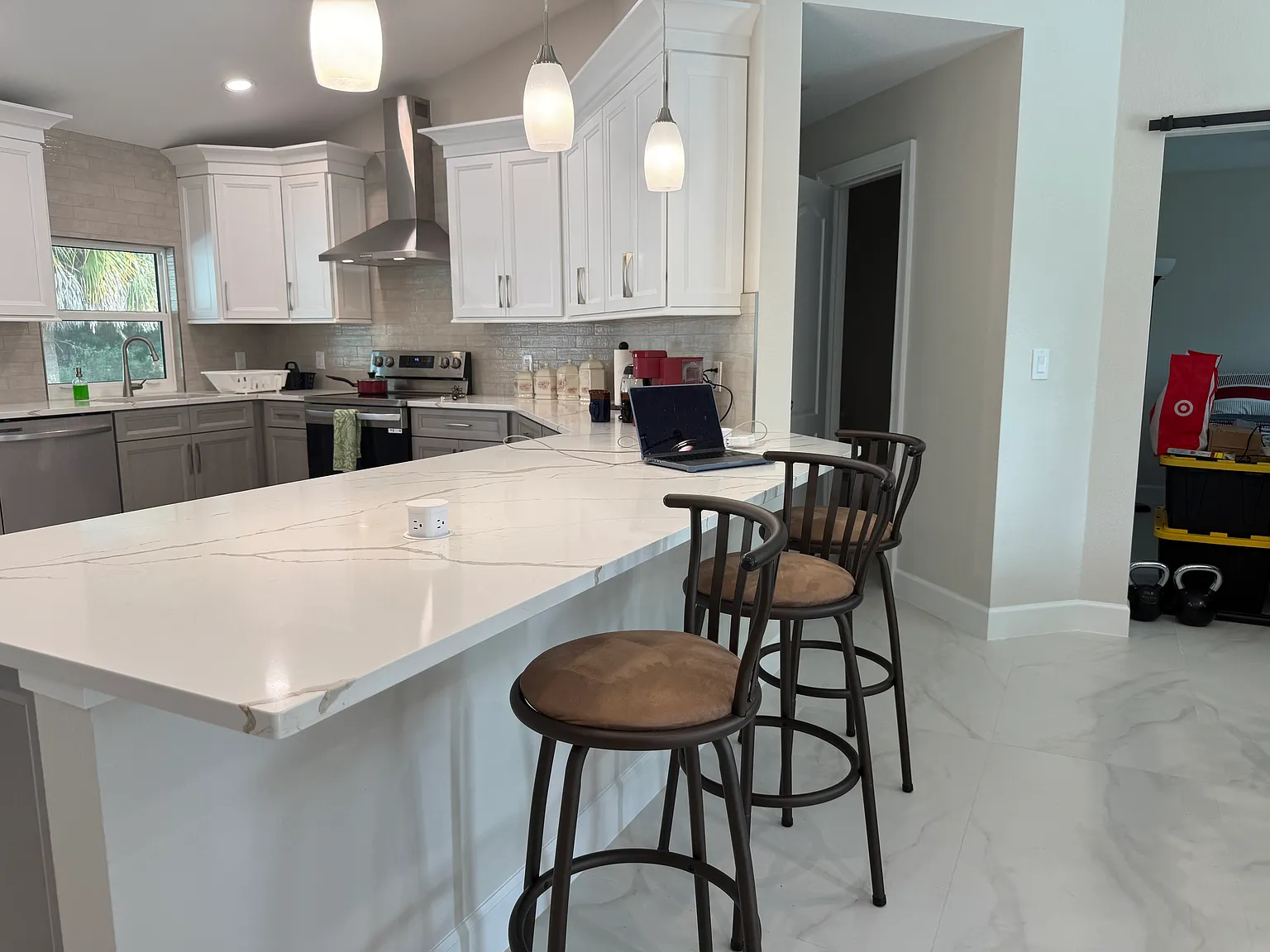 4 bed, 1807 sqft, $6,200 — Photo 1