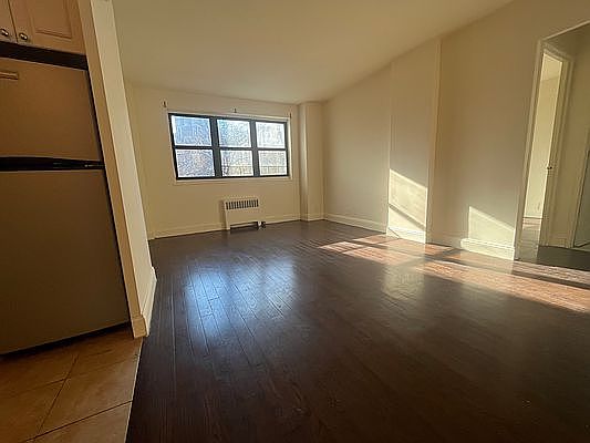 1st image of 19 Hamilton Ter APT 1M