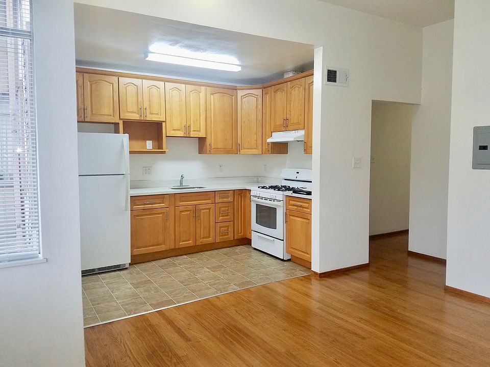 1st image of 1239 Powell Street # Top Floor