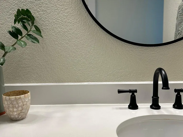 2310 S Hampton Cir — Photo 17