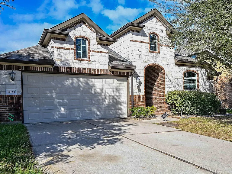 5823 Hillside River Ln — Photo 2
