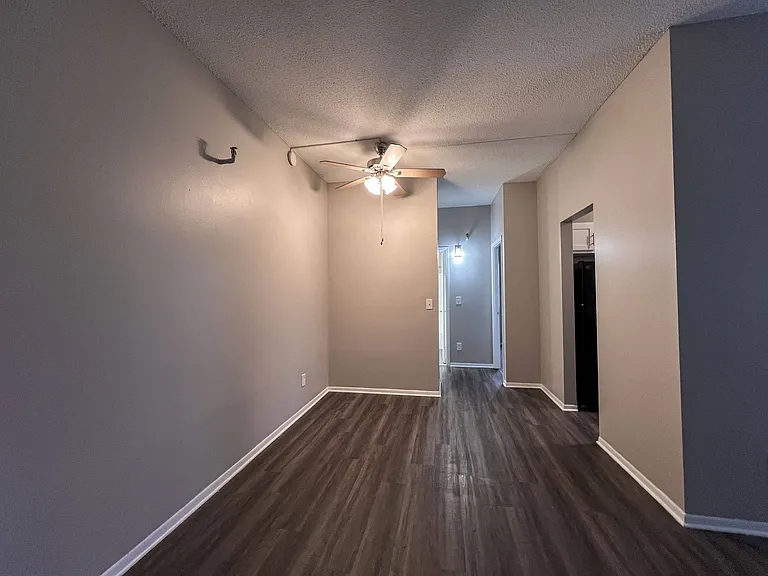 Huntington Green Apartments — Photo 70