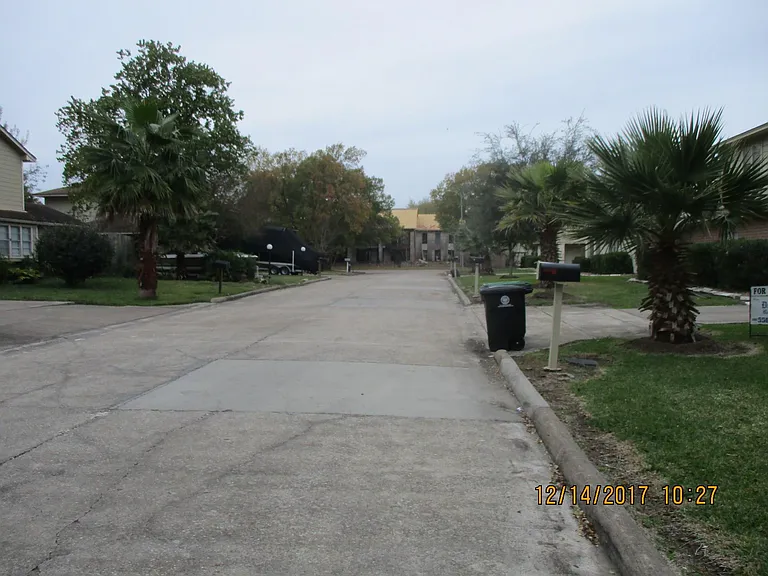 10826 Sugar Hill Dr #B — Photo 10