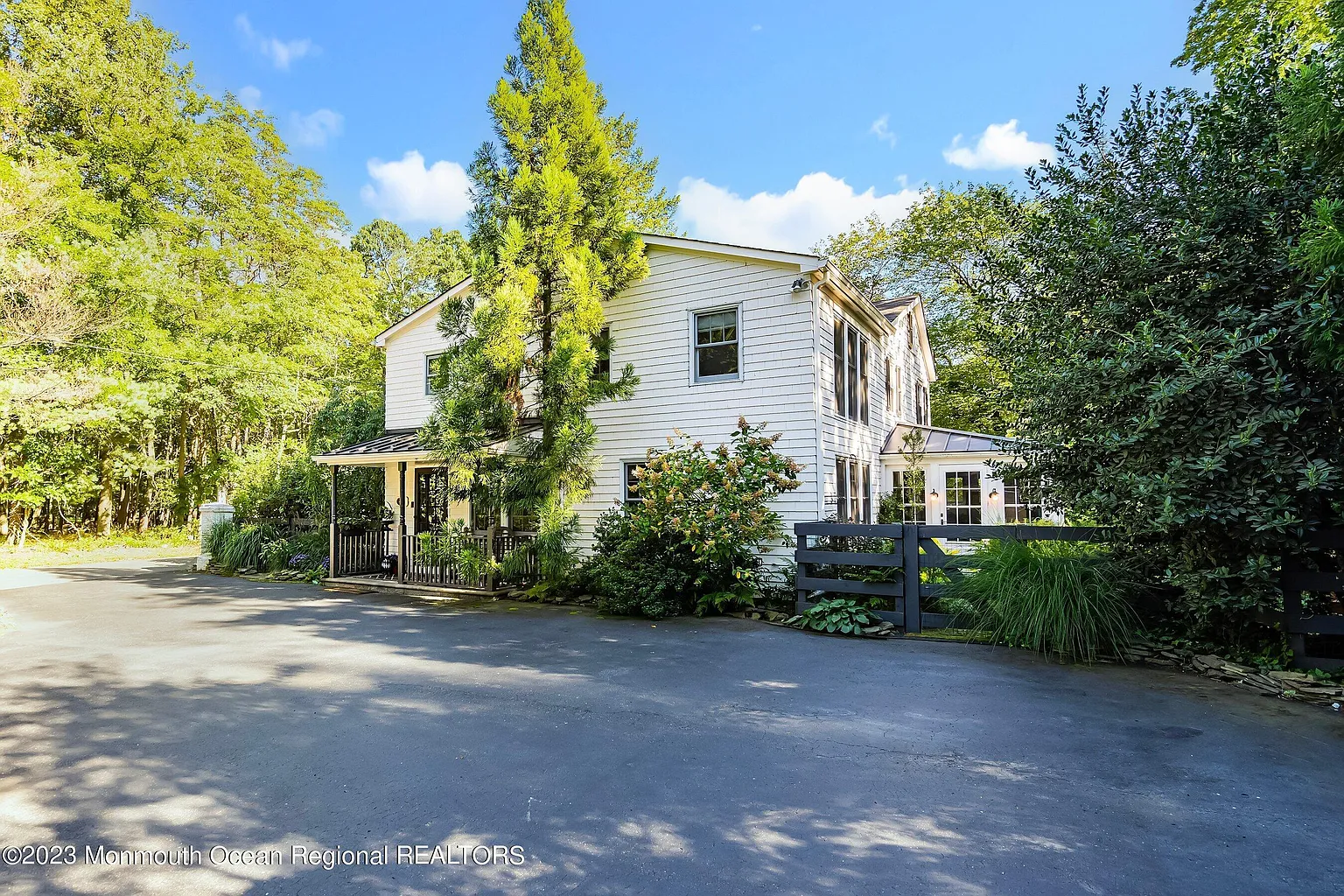 48 Clover Hill Lane photo 1
