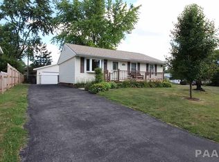 2239 E Linnhill Ln, Washington, IL 61571