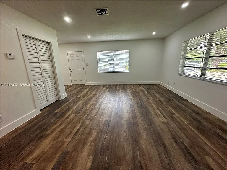 3315 SW 15th Ave #1 — Photo 17