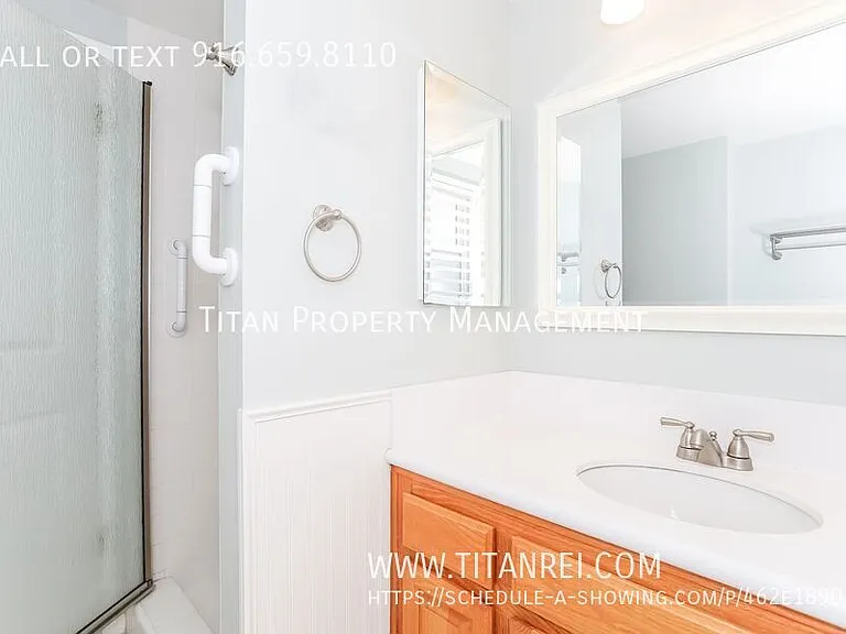 4662 Stirling St — Photo 12