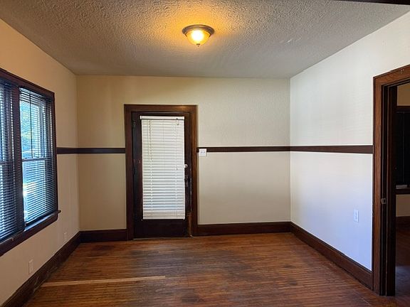 3rd image of 1877 Marks Ave