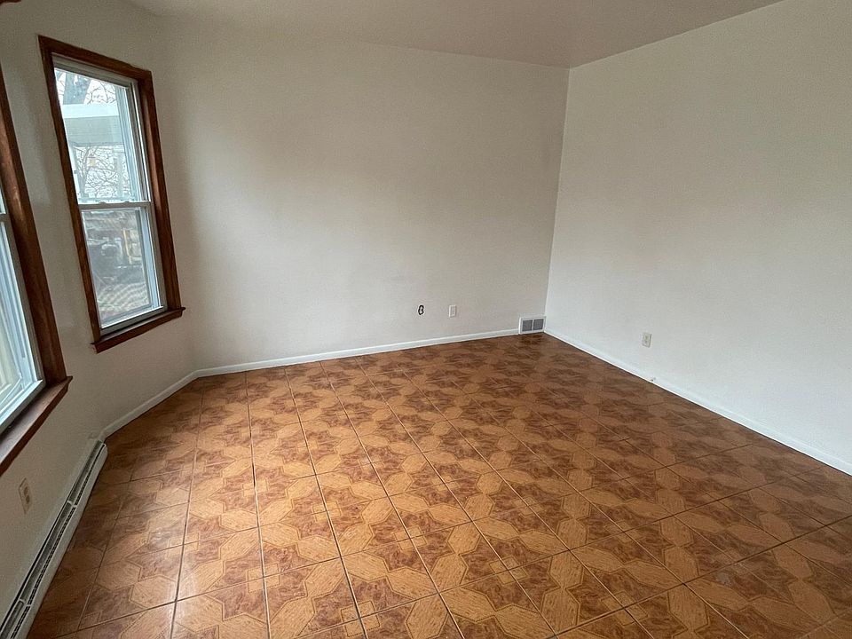 2nd image of 1926 S Congo Ave #1