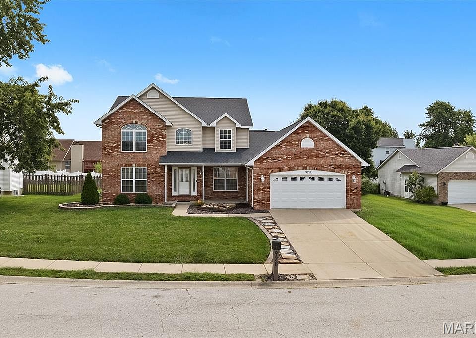 1st image of 928 Brookdale Ct