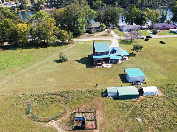 3rd image of 1275 Riverview Dr