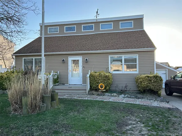 330 East Drive, Copiague, NY 11726